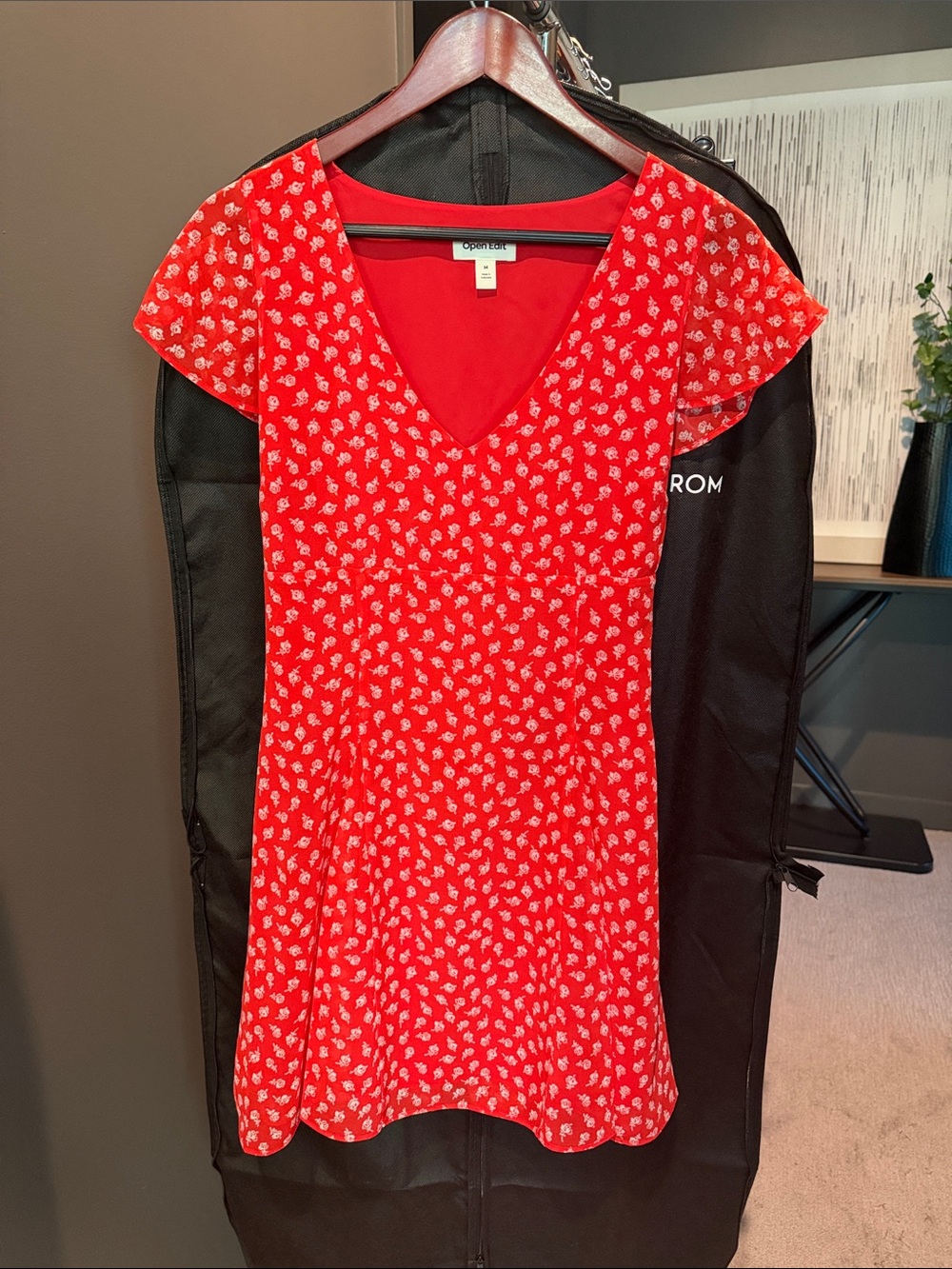 Red Floral V-Neck Mini Dress Fit & Flare open Edit medium like new